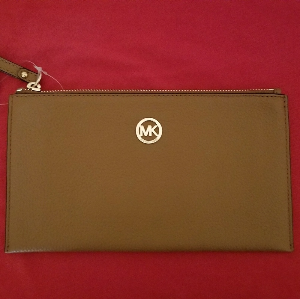 MK Wristlet Camel color